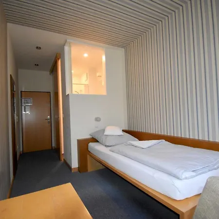 Ξενοδοχείο Campus Kloster 3*